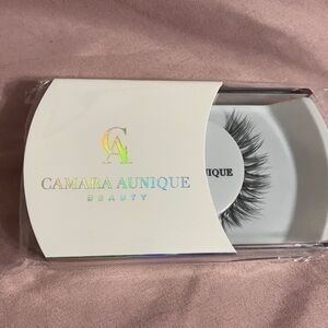 Camara Aunique Beauty Mary Lash